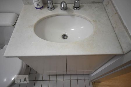 Apartamento para alugar com 41m², 1 quarto e 1 vagaDetalhe do Banheiro