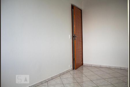 Quarto 1  de apartamento para alugar com 2 quartos, 60m² em Guará Ii, Brasília