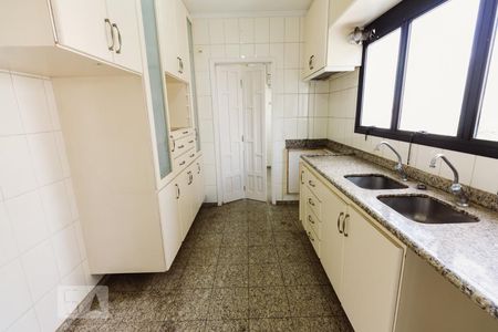 Apartamento à venda com 207m², 4 quartos e 3 vagasCozinha