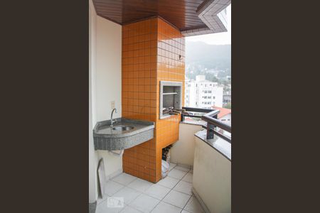 Apartamento para alugar com 100m², 3 quartos e 1 vagaSacada