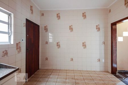 Cozinha  de casa à venda com 6 quartos, 120m² em Vila Bertioga, São Paulo