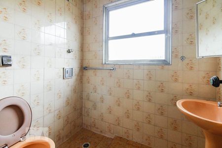 Casa à venda com 120m², 6 quartos e 2 vagasBanheiro 