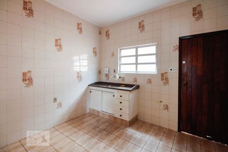 Cozinha  de casa à venda com 6 quartos, 120m² em Vila Bertioga, São Paulo