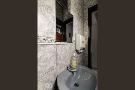 Casa à venda com 120m², 6 quartos e 2 vagasBanheiro 1