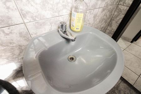 Casa à venda com 120m², 6 quartos e 2 vagasBanheiro 1