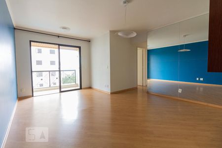 Sala de apartamento para alugar com 3 quartos, 74m² em Jardim Peri Peri, São Paulo