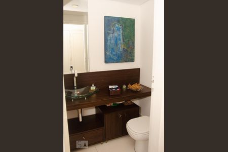 Lavabo de apartamento à venda com 4 quartos, 208m² em Higienópolis, São Paulo