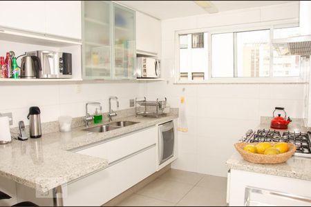 Cozinha de apartamento à venda com 4 quartos, 208m² em Higienópolis, São Paulo