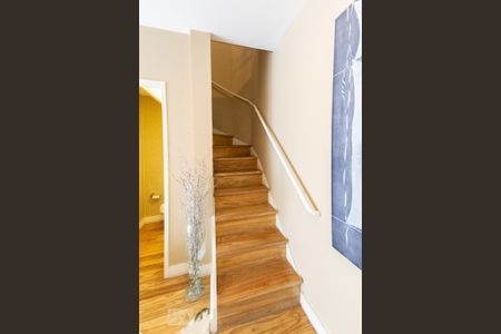 Apartamento à venda com 52m², 1 quarto e 1 vagaEscada