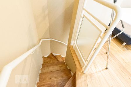 Apartamento à venda com 52m², 1 quarto e 1 vagaEscada