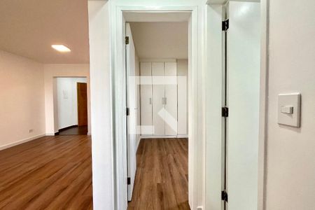 Corredor  de apartamento para alugar com 2 quartos, 70m² em Jardim Brasil (zona Sul), São Paulo