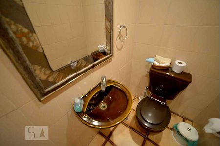 Casa à venda com 520m², 5 quartos e 5 vagas Casa à venda com 520m², 5 quartos e 5 vagasLavabo