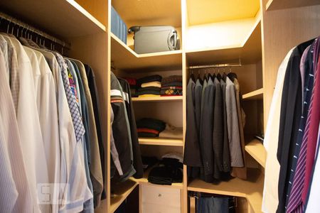 Casa à venda com 270m², 5 quartos e 4 vagasCloset 