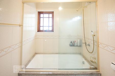 Casa à venda com 270m², 5 quartos e 4 vagasBanheiro 3