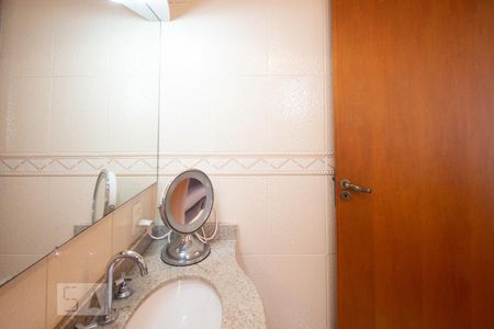 Casa à venda com 270m², 5 quartos e 4 vagasBanheiro 3