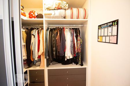 Casa à venda com 270m², 5 quartos e 4 vagasCloset