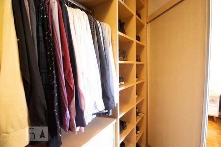 Casa à venda com 270m², 5 quartos e 4 vagasCloset 