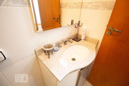 Casa à venda com 270m², 5 quartos e 4 vagasBanheiro 2