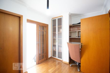 Casa à venda com 270m², 5 quartos e 4 vagasQuarto 2