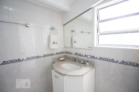 Casa à venda com 270m², 5 quartos e 4 vagasBanheiro 4