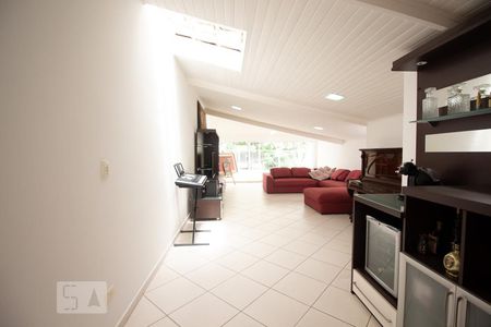 Casa à venda com 270m², 5 quartos e 4 vagasSalão de Festas