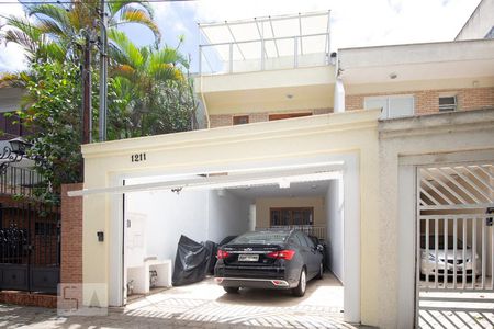 Casa à venda com 270m², 5 quartos e 4 vagasFachada