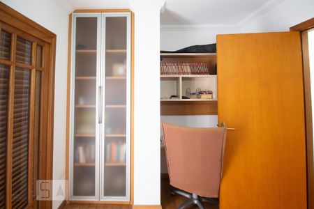 Casa à venda com 270m², 5 quartos e 4 vagasQuarto 2