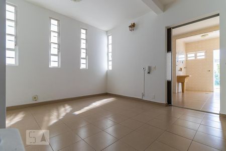 Casa à venda com 237m², 4 quartos e 3 vagas Casa à venda com 237m², 4 quartos e 3 vagasSala de jantar