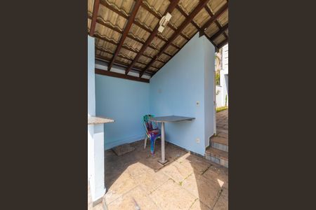 Casa à venda com 237m², 4 quartos e 3 vagas Casa à venda com 237m², 4 quartos e 3 vagasQuintal