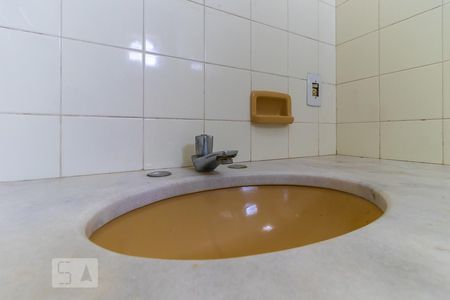 Casa à venda com 237m², 4 quartos e 3 vagas Casa à venda com 237m², 4 quartos e 3 vagasBanheiro de serviço - Torneira