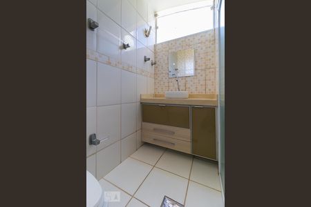 Casa à venda com 237m², 4 quartos e 3 vagas Casa à venda com 237m², 4 quartos e 3 vagasBanheiro da suíte