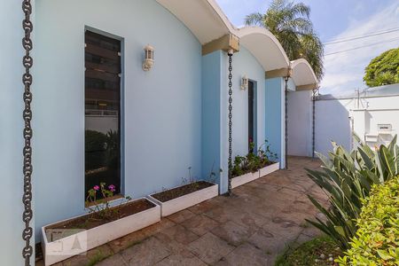 Casa à venda com 237m², 4 quartos e 3 vagas Casa à venda com 237m², 4 quartos e 3 vagasFachada interna