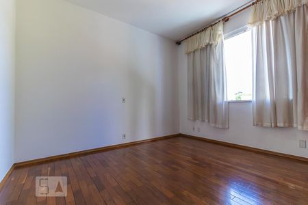Casa à venda com 237m², 4 quartos e 3 vagas Casa à venda com 237m², 4 quartos e 3 vagasQuarto 1