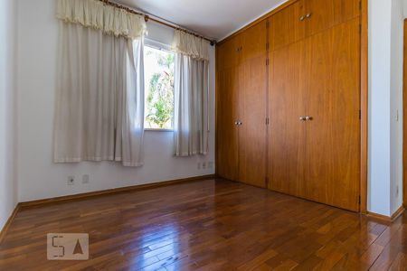 Casa à venda com 237m², 4 quartos e 3 vagas Casa à venda com 237m², 4 quartos e 3 vagasQuarto 1