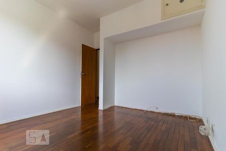 Casa à venda com 237m², 4 quartos e 3 vagas Casa à venda com 237m², 4 quartos e 3 vagasQuarto 2