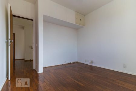Casa à venda com 237m², 4 quartos e 3 vagas Casa à venda com 237m², 4 quartos e 3 vagasQuarto 2