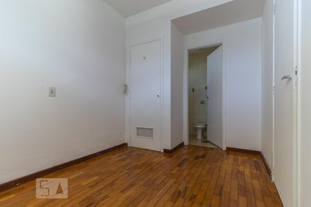 Casa à venda com 237m², 4 quartos e 3 vagas Casa à venda com 237m², 4 quartos e 3 vagasQuarto de serviço