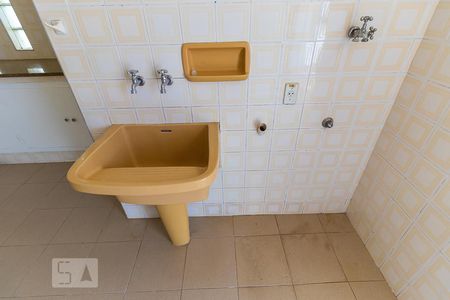 Casa à venda com 237m², 4 quartos e 3 vagas Casa à venda com 237m², 4 quartos e 3 vagasÁrea de serviço - Tanque