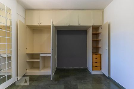 Apartamento para alugar com 65m², 1 quarto e 1 vagaQuarto da suíte - Armários