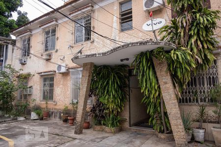 Apartamento para alugar com 200m², 3 quartos e 1 vagaFachada