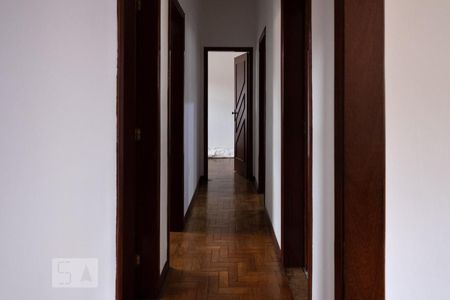 Corredor de apartamento para alugar com 3 quartos, 200m² em Grajaú, Rio de Janeiro