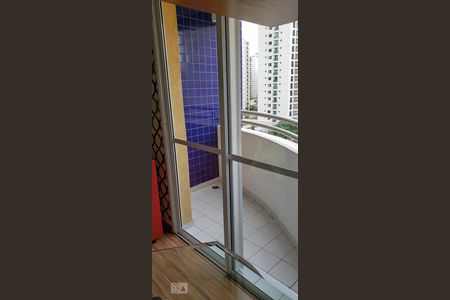 Sala/varanda de kitnet/studio para alugar com 1 quarto, 36m² em Indianópolis, São Paulo