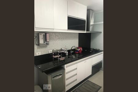 Apartamento à venda com 133m², 4 quartos e 2 vagasCozinha