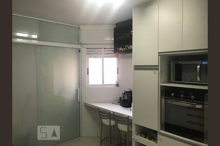 Apartamento à venda com 133m², 4 quartos e 2 vagasCozinha