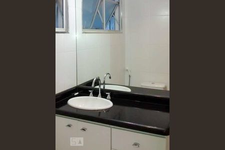 Banheiro de apartamento para alugar com 2 quartos, 67m² em I.a.p.i., Osasco