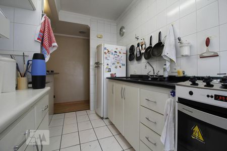 Cozinha de apartamento para alugar com 2 quartos, 58m² em Vila Gumercindo, São Paulo