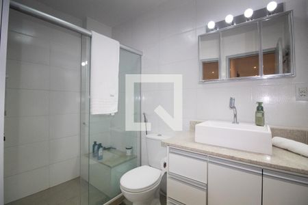 Apartamento à venda com 126m², 4 quartos e sem vaga Apartamento à venda com 126m², 4 quartos e sem vagaBanheiro social