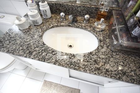 Apartamento à venda com 65m², 2 quartos e 2 vagasSuíte