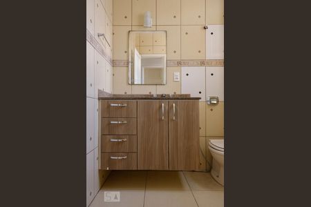 Apartamento à venda com 70m², 2 quartos e sem vagaBanheiro