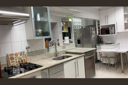 Apartamento à venda com 154m², 3 quartos e sem vagaCozinha